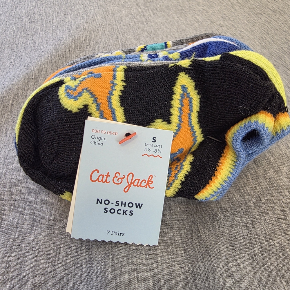 Cat & Jack Boy's No-Show Socks Assorted Colors and Dinosaur Print - 7 Pack